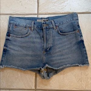 TOPSHOP MOTO DENIM SHORTS!!